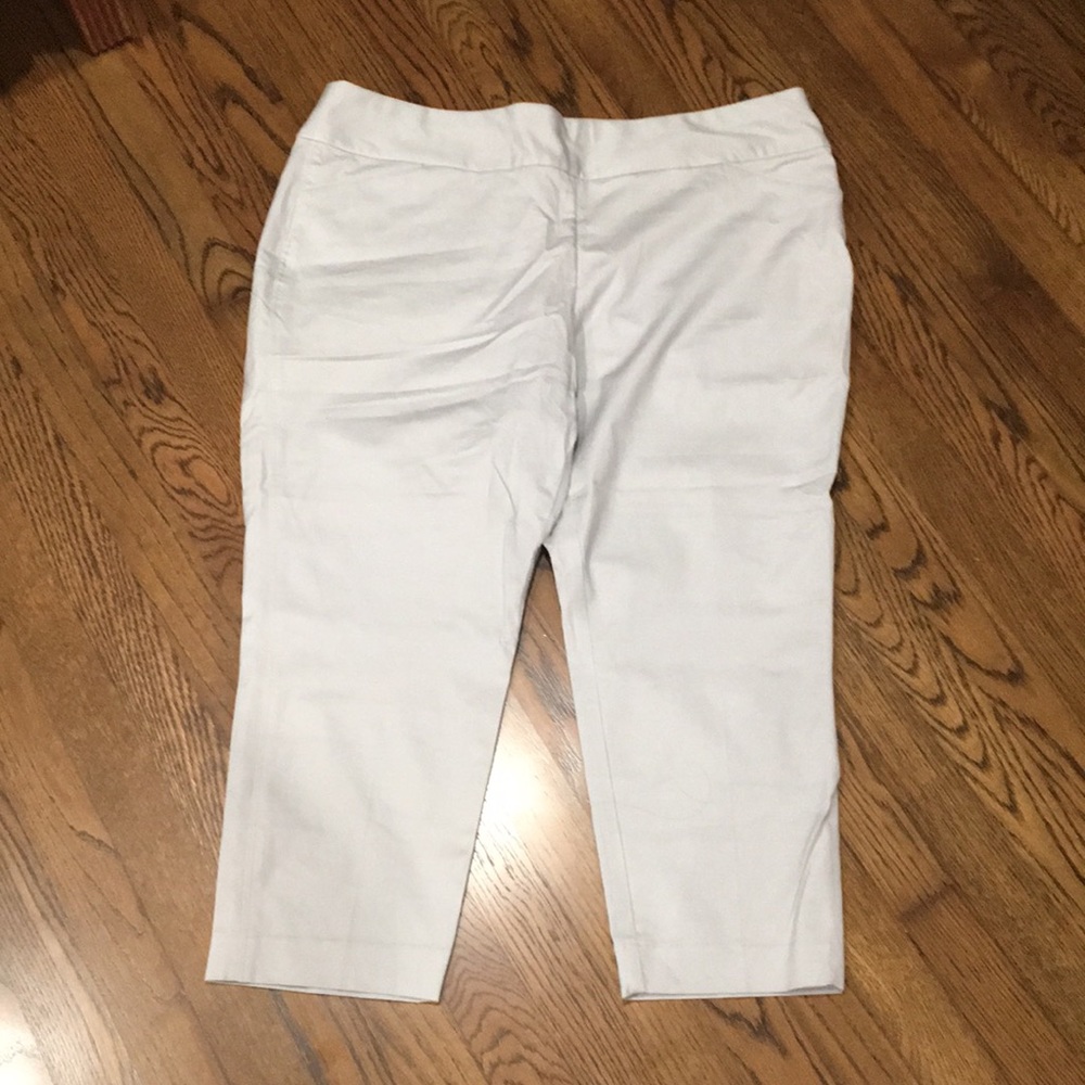 Gray slimming tailored pants